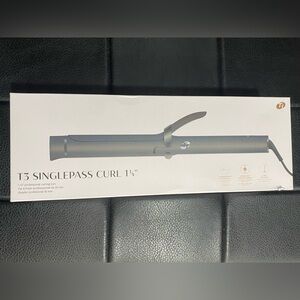 T3 SinglePass Curl 1¼" Curling Iron - Gray & White
